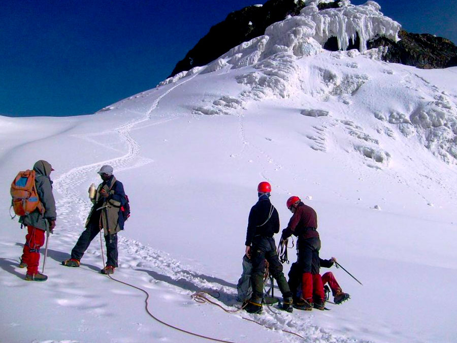 hiking-mountain-rwenzori